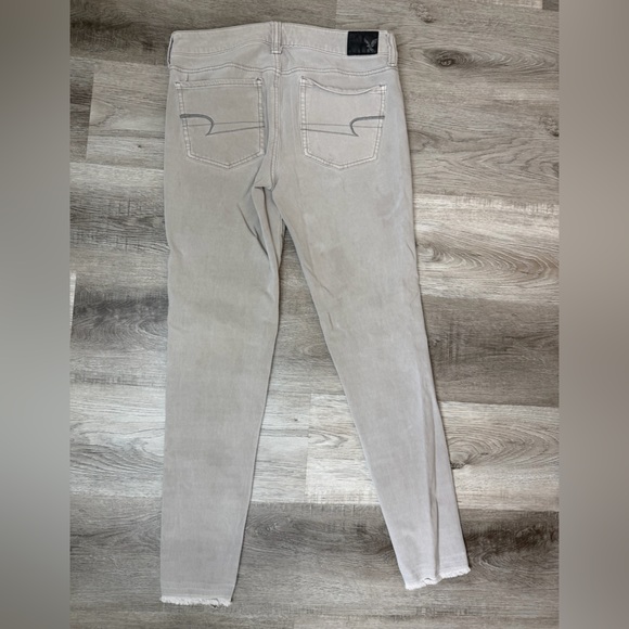 American Eagle Jegging 360° Super Stretch Raw Hem Jeans Size 8 Long - Picture 9 of 9